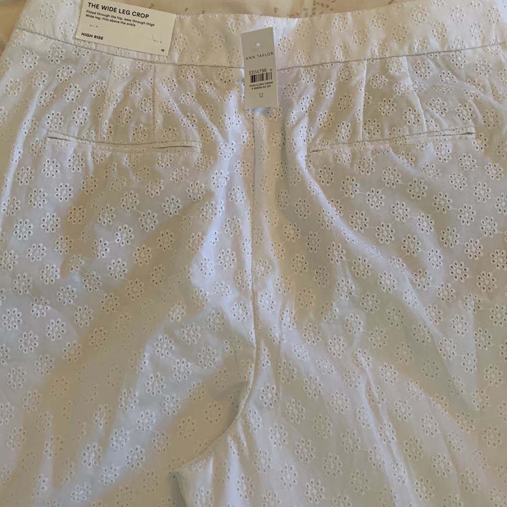 Wide Leg Crop-High Rise. Size 12. - Picture 3 of 3